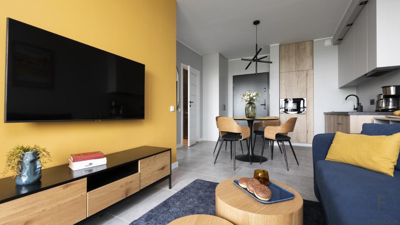 Flatbook - City Center Apartments Chlebova With Gym 그단스크 외부 사진